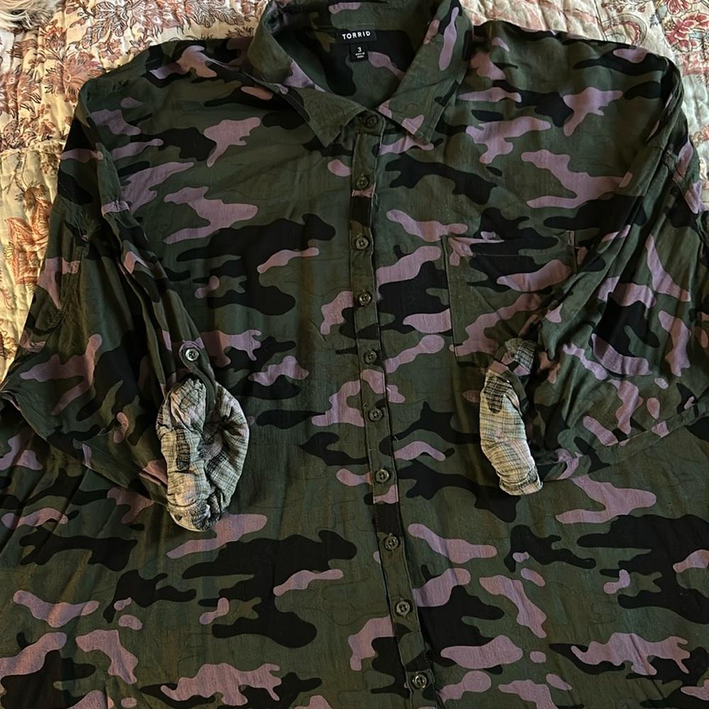Woman’s button down tunic